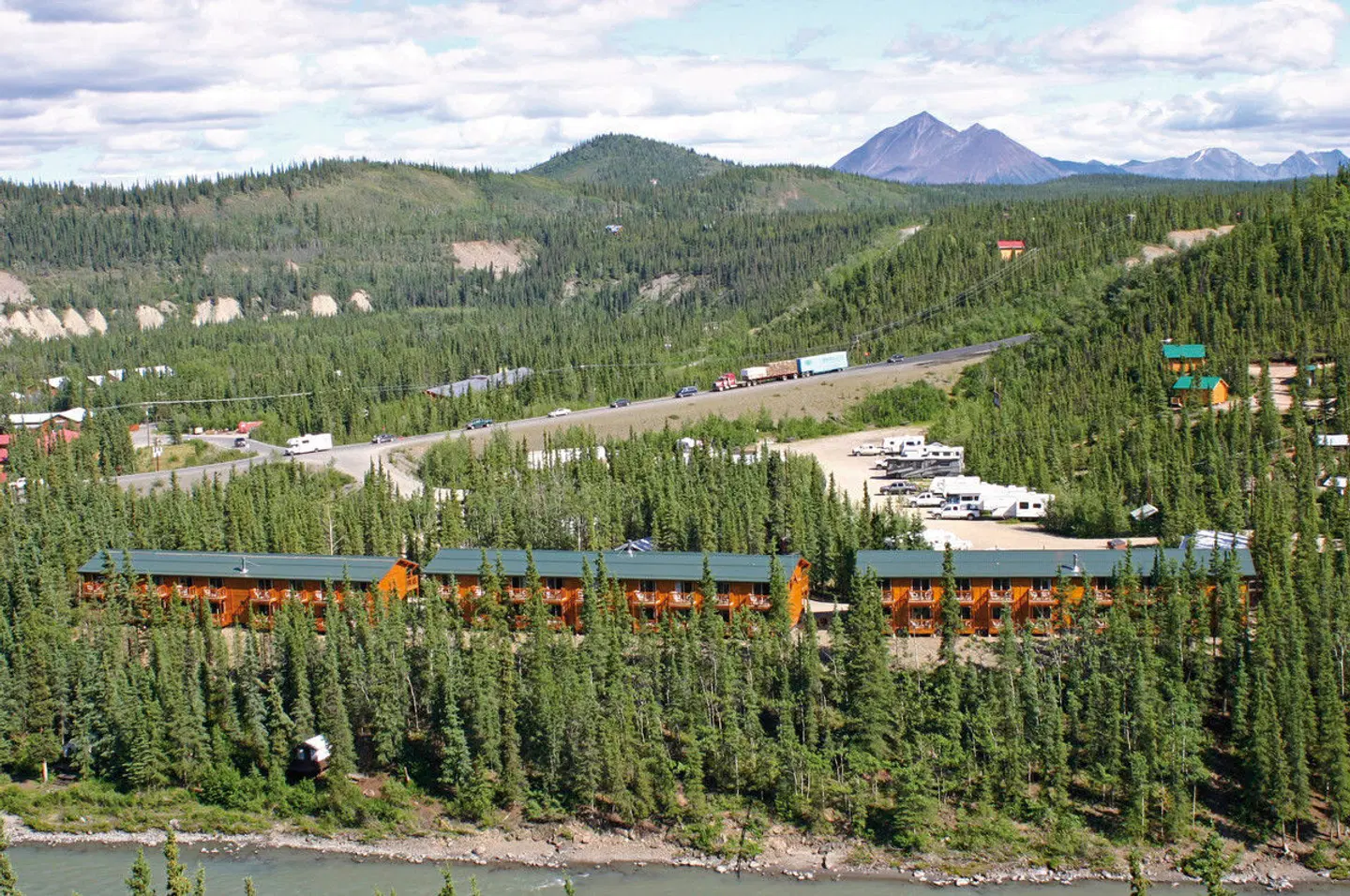 Denali Grizzly Bear Resort LANDSCAPE