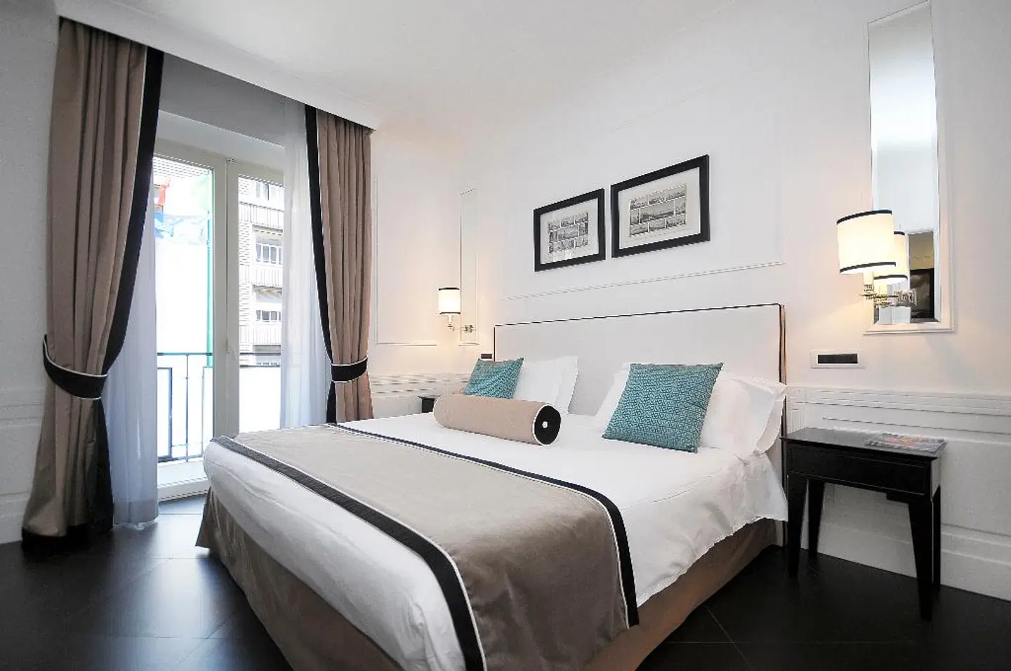 DoubleTree by Hilton Naples Oriente ROOM_EXAMPLE