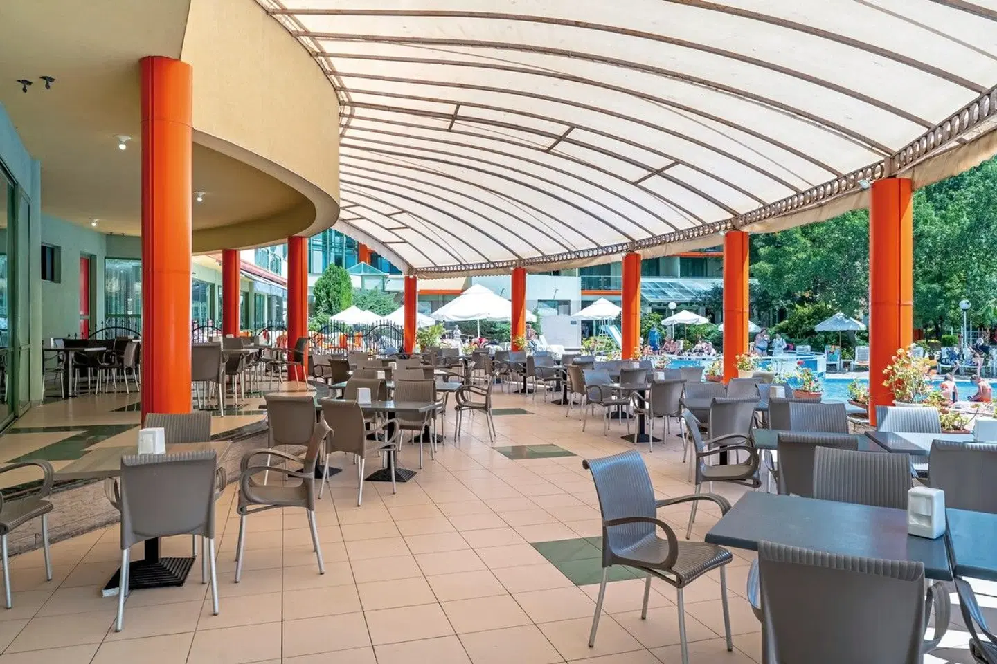 MPM Kalina Garden Bar