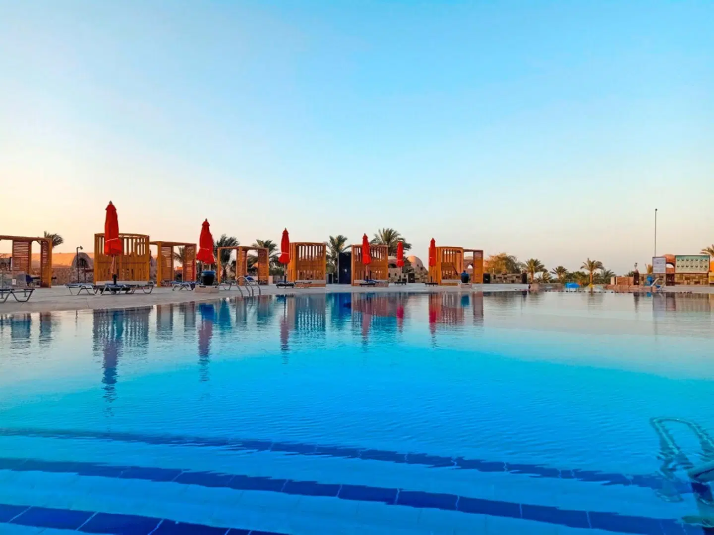 Utopia Beach Club OUTDOOR_POOL