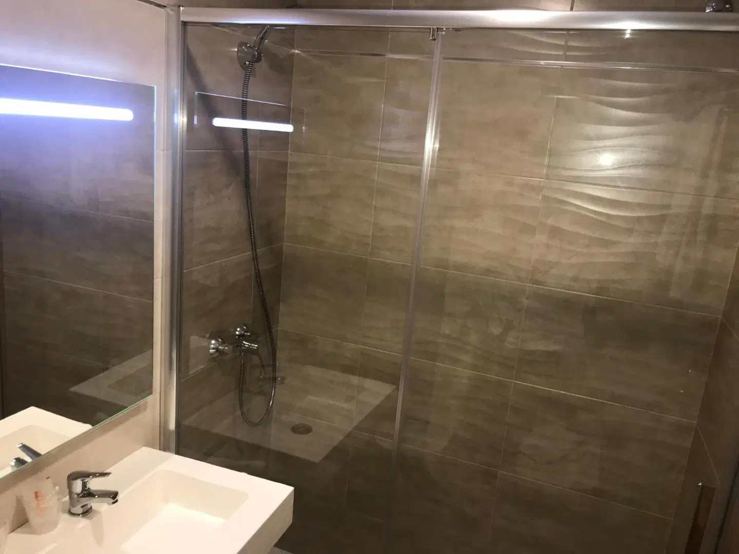 Athens One Smart Hotel Badezimmer