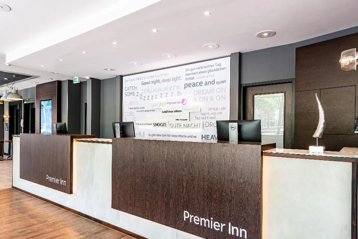 Premier Inn Essen City Limbecker Platz Hotel LOUNGE_LOBBY