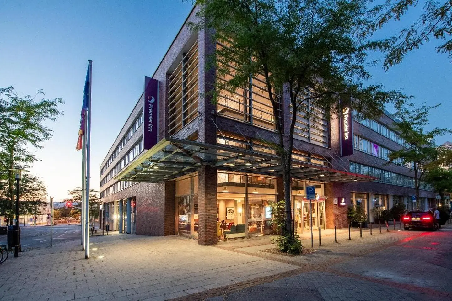 Premier Inn Essen City Limbecker Platz Hotel EXTERIOR