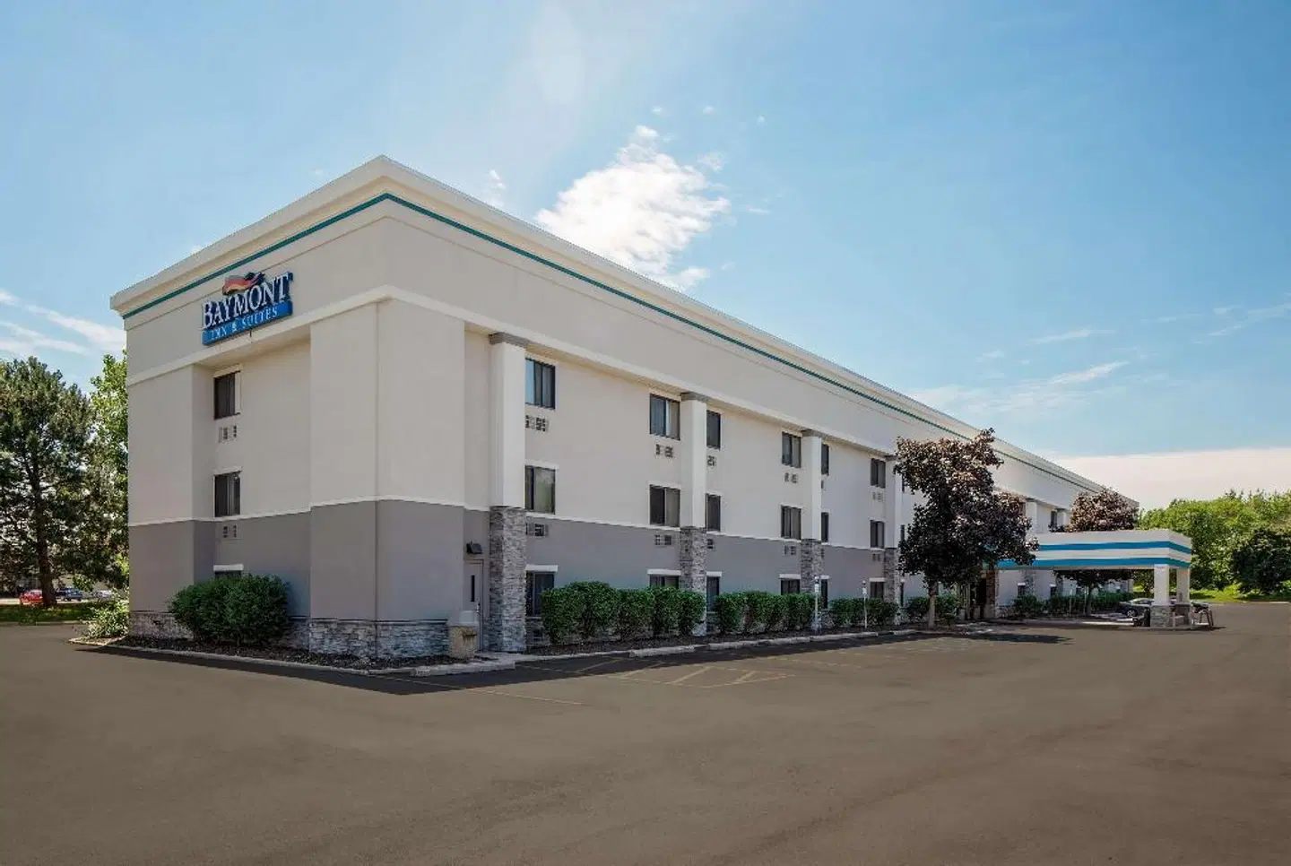 Baymont by Wyndham Detroit Airport/Romulus EXTERIOR