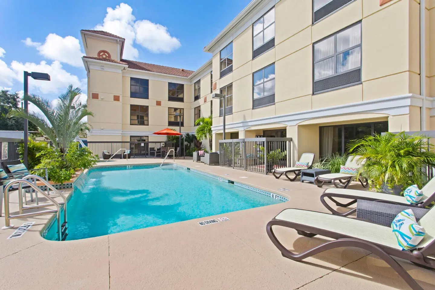 Holiday Inn Express Clearwater North Dunedin OUTDOOR_POOL