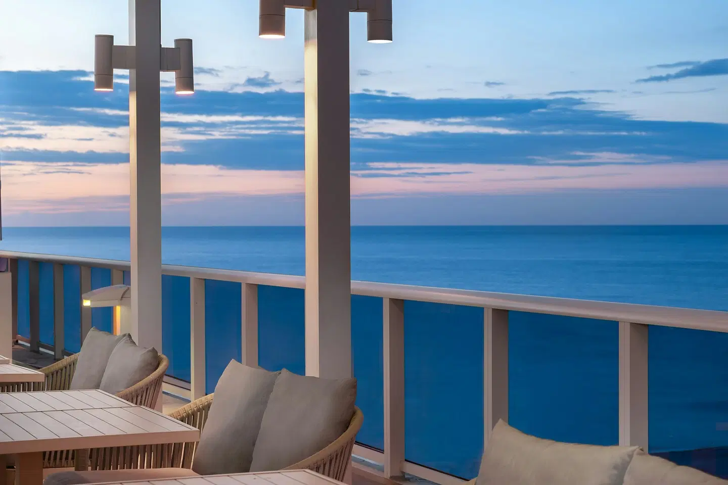 Hotel Maren Fort Lauderdale Beach, Curio Collection by Hilton Terrasse