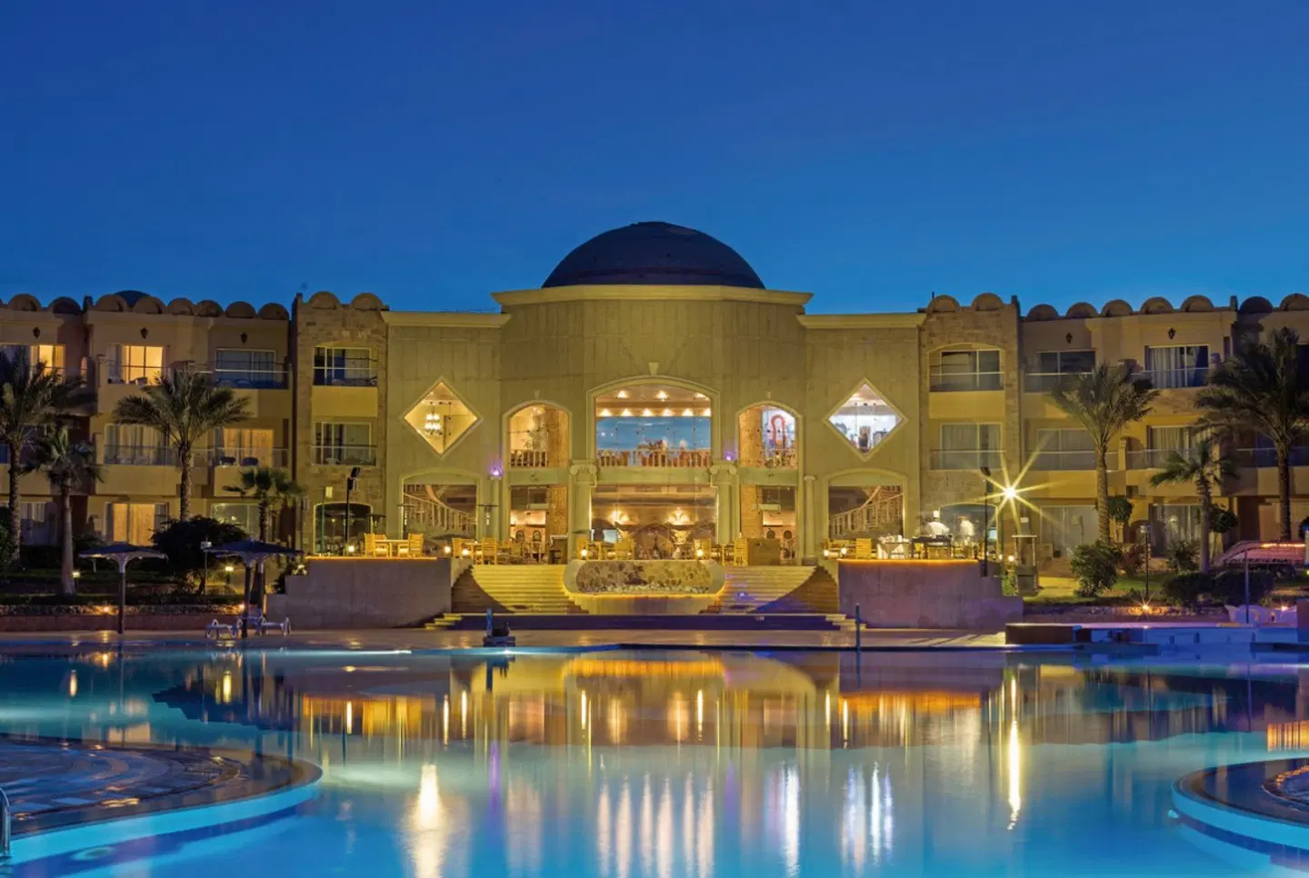 Utopia Beach Club OUTDOOR_POOL