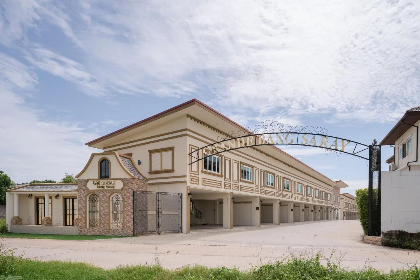 Grandbangsaray EXTERIOR