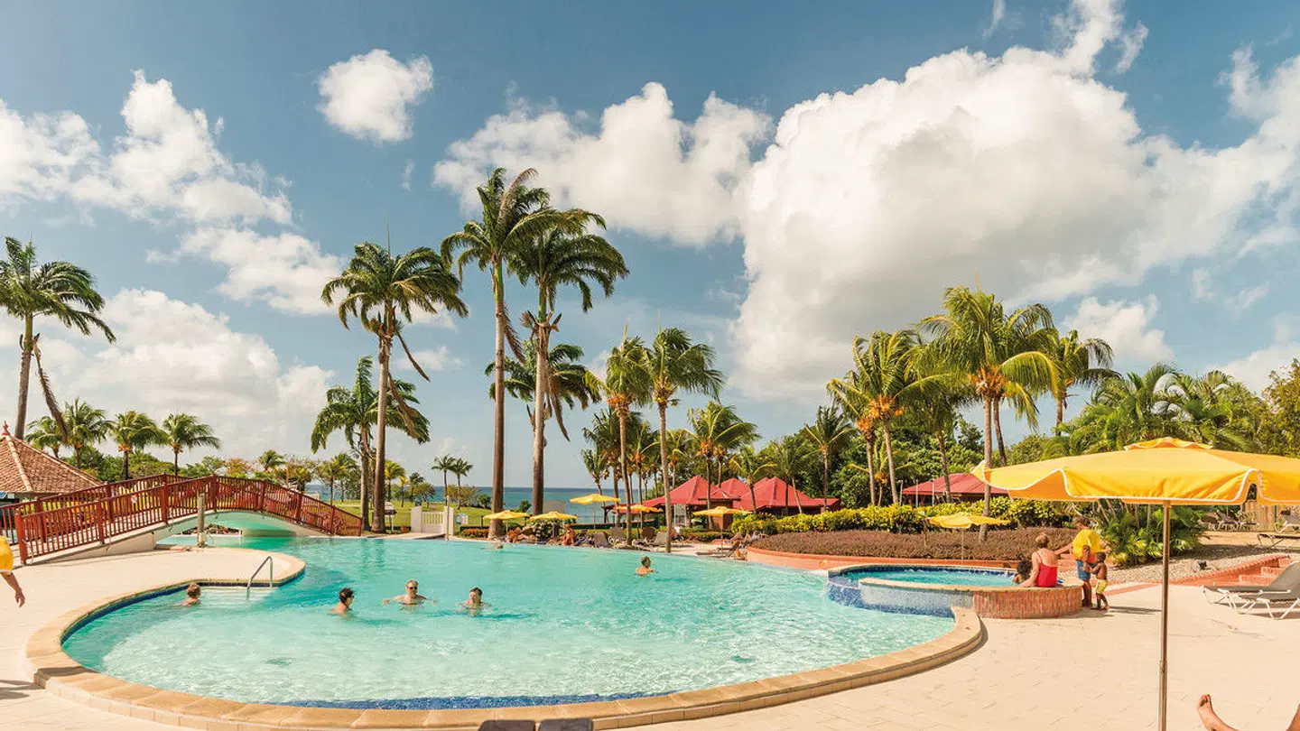 P&V Holiday Village Sainte-Luce OUTDOOR_POOL