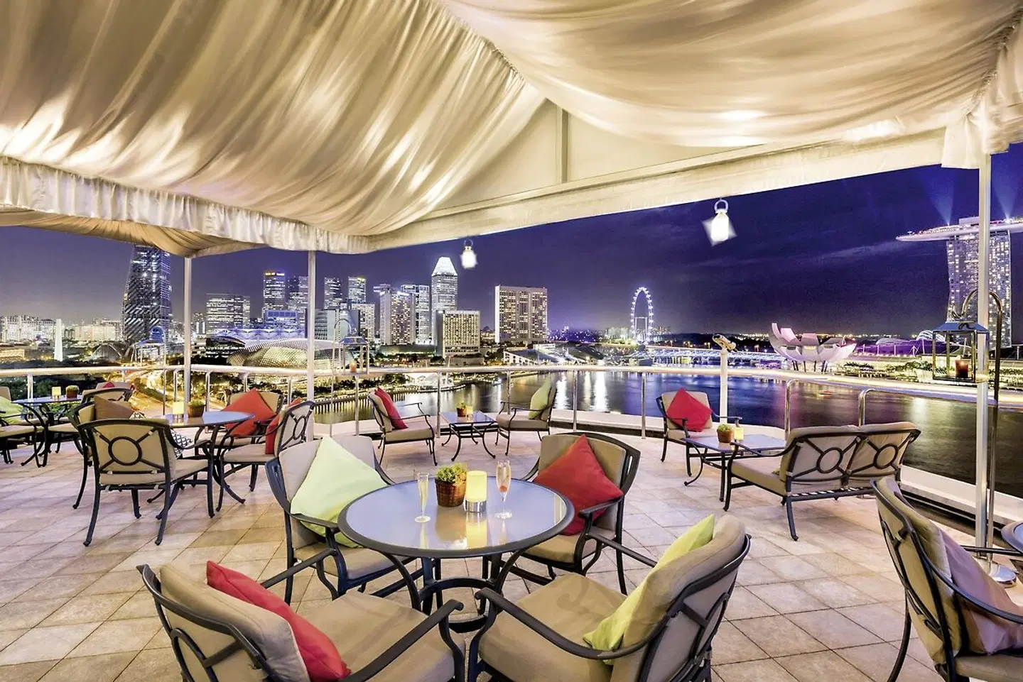 The Fullerton Hotel Singapore Bar
