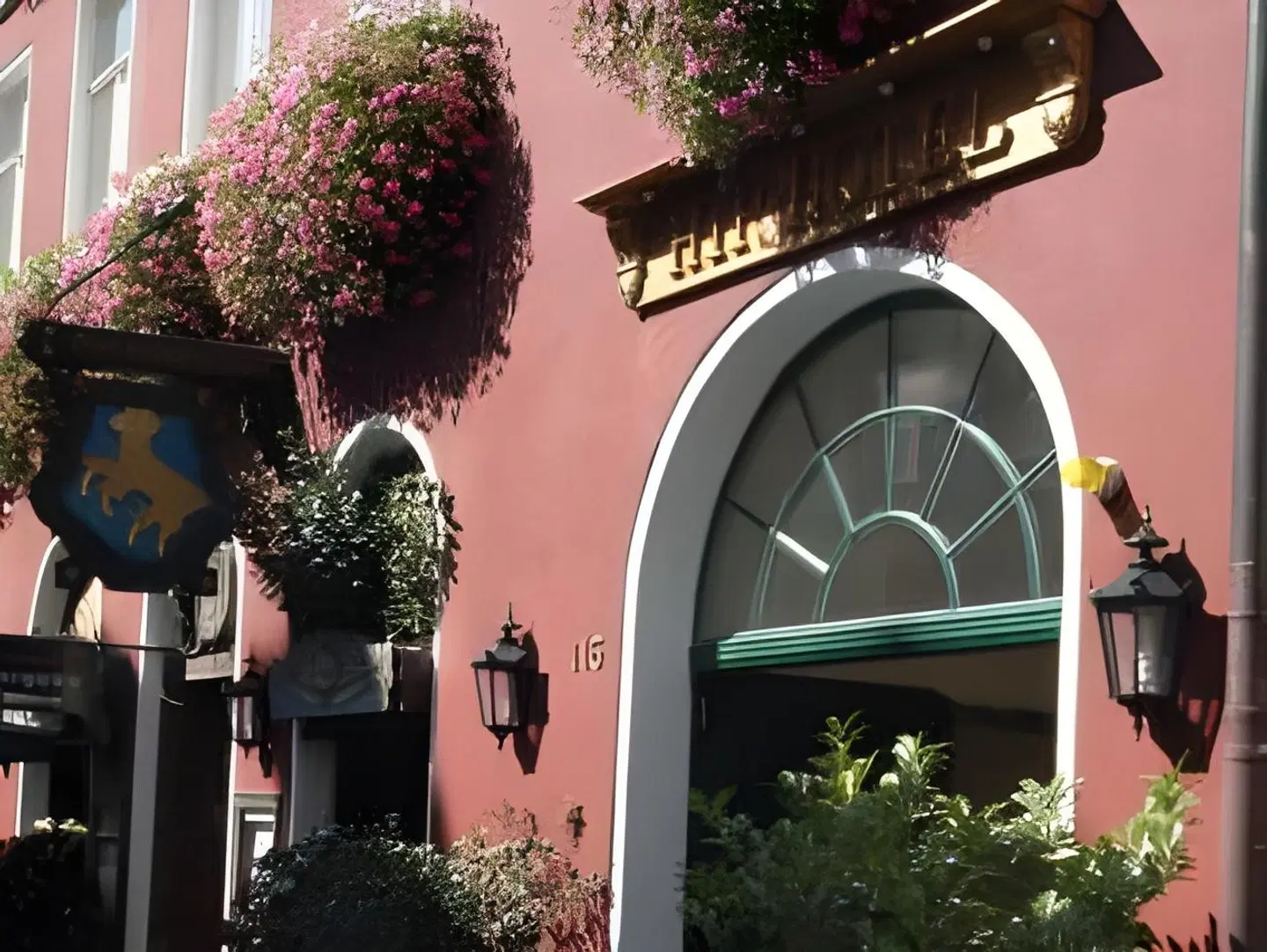 Hip-Hotel EXTERIOR
