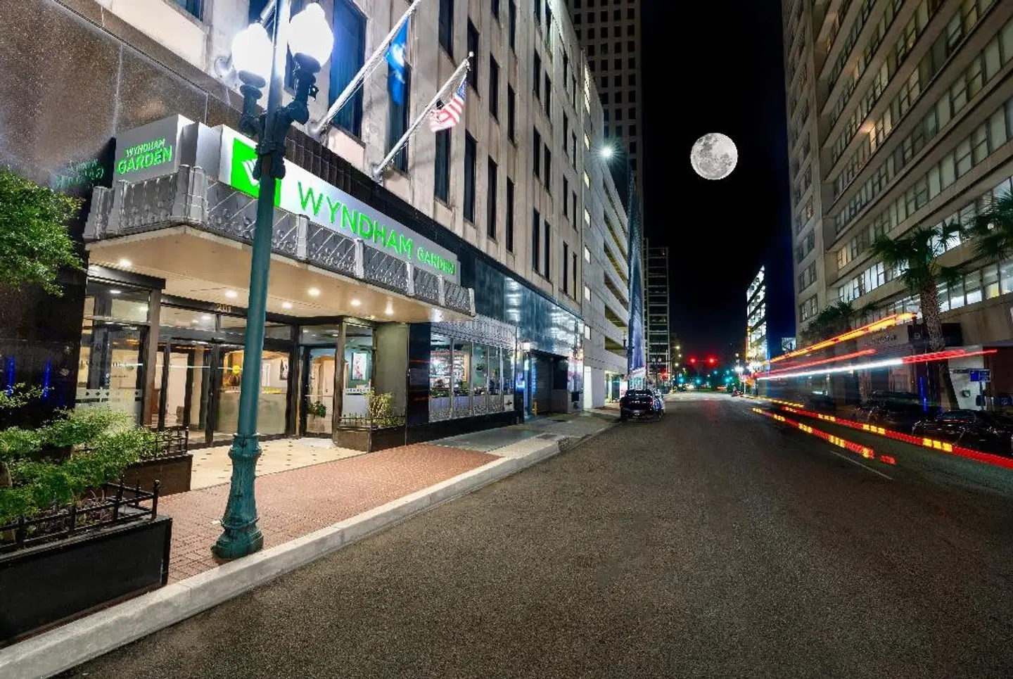 Wyndham Garden Baronne Plaza EXTERIOR