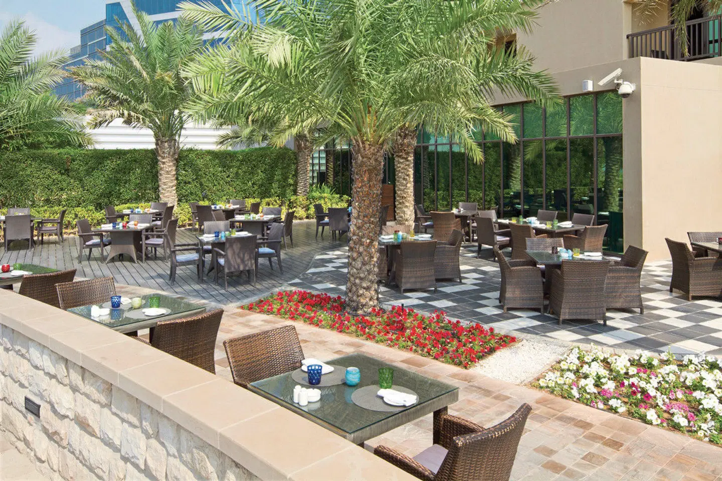 Traders Hotel, Qaryat Al Beri, Abu Dhabi Terrasse