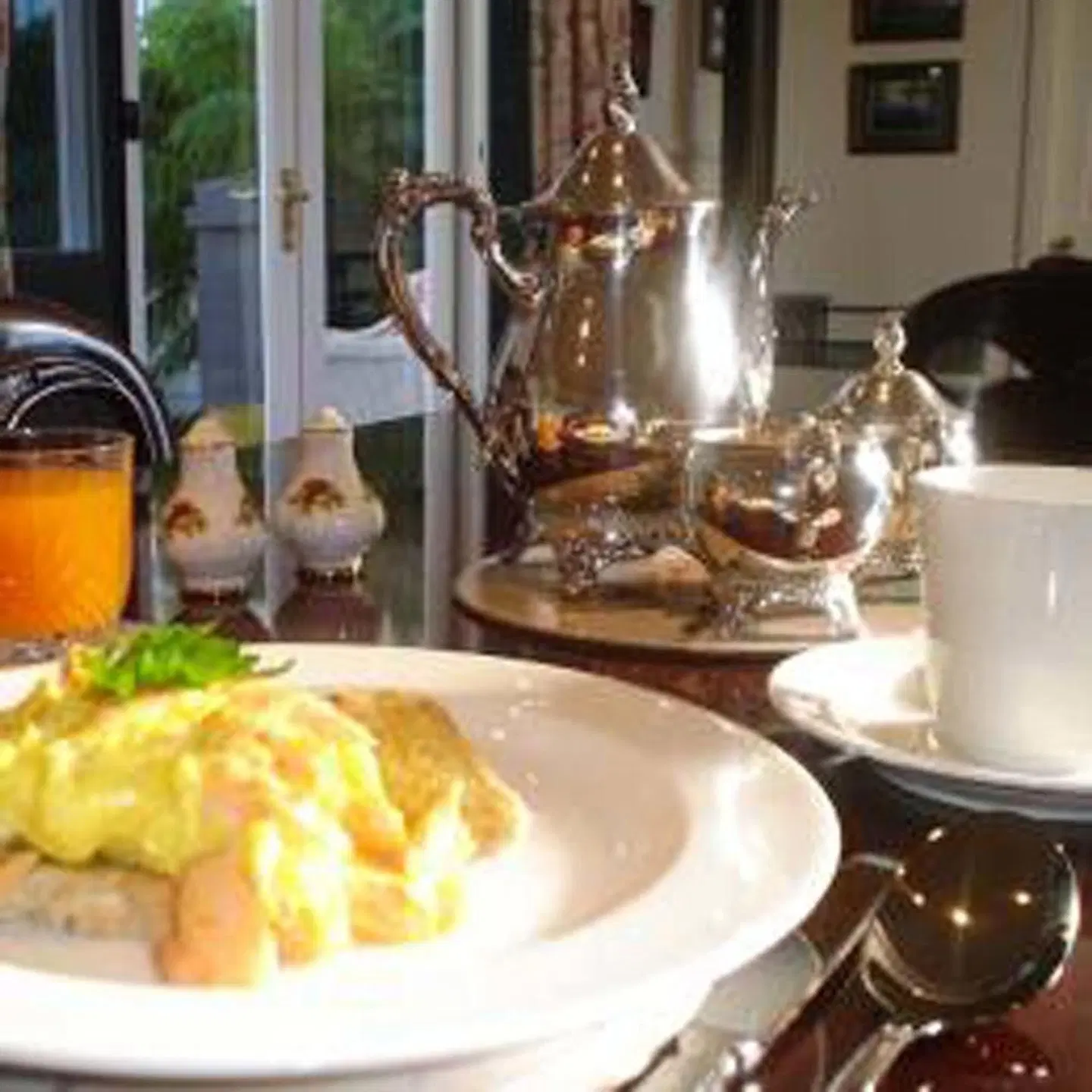 Walton House Bed & Breakfast Restaurant