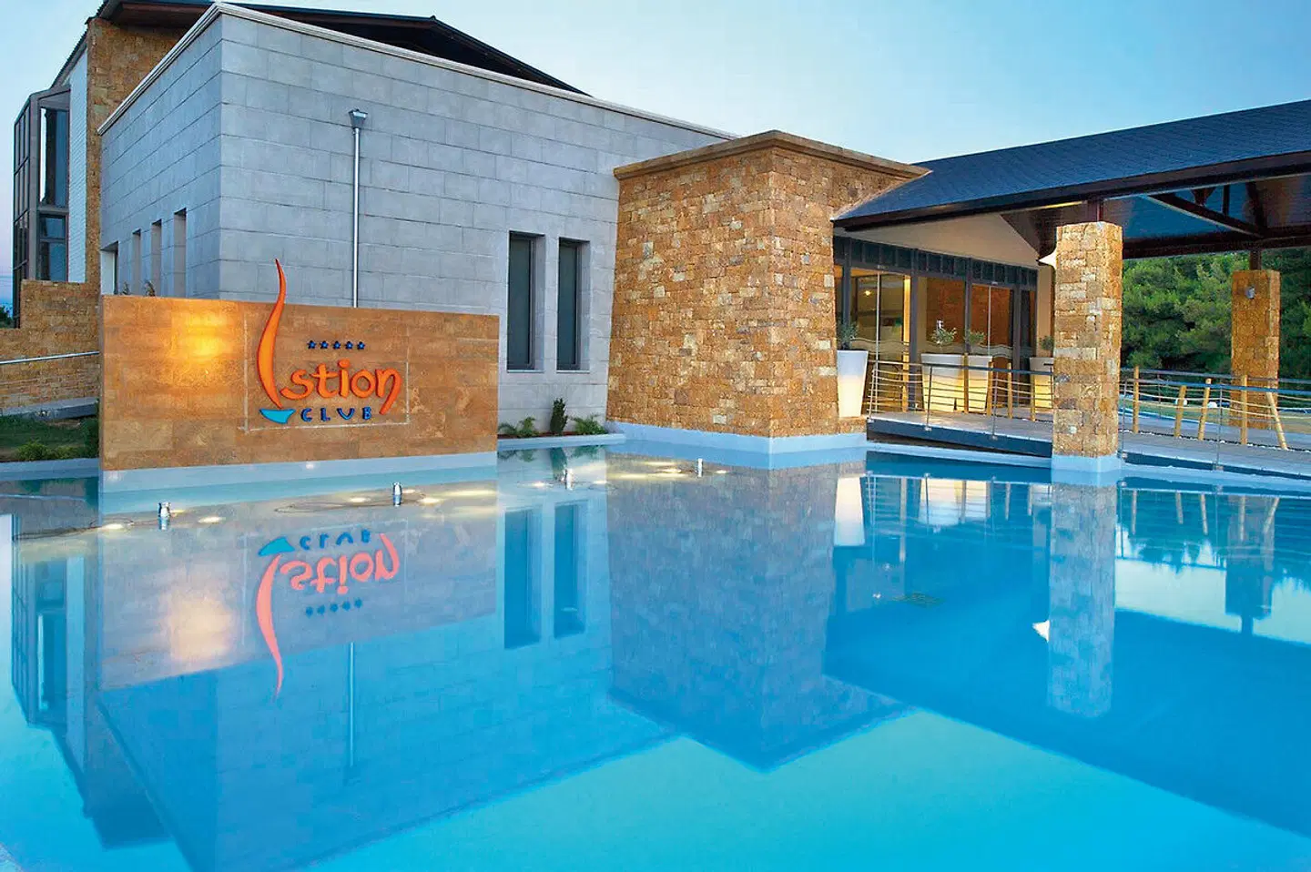 Istion Club OUTDOOR_POOL