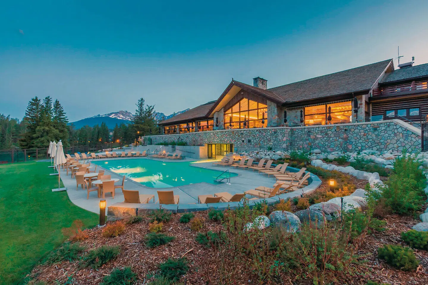 Fairmont Jasper Park Lodge OUTDOOR_POOL