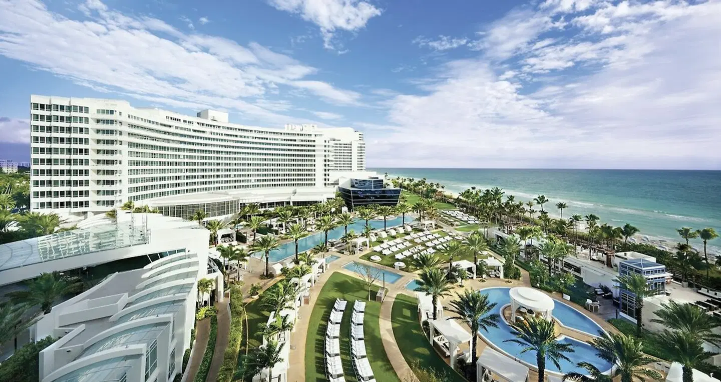 Fontainebleau Miami Beach EXTERIOR