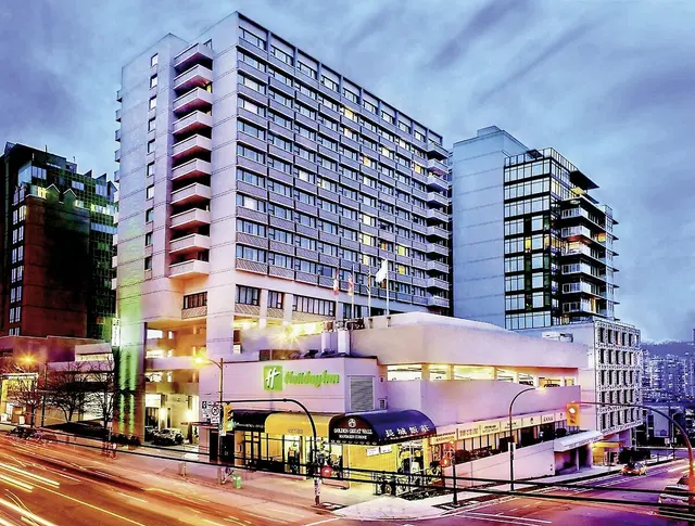 Holiday Inn Vancouver Centre Broadway EXTERIOR
