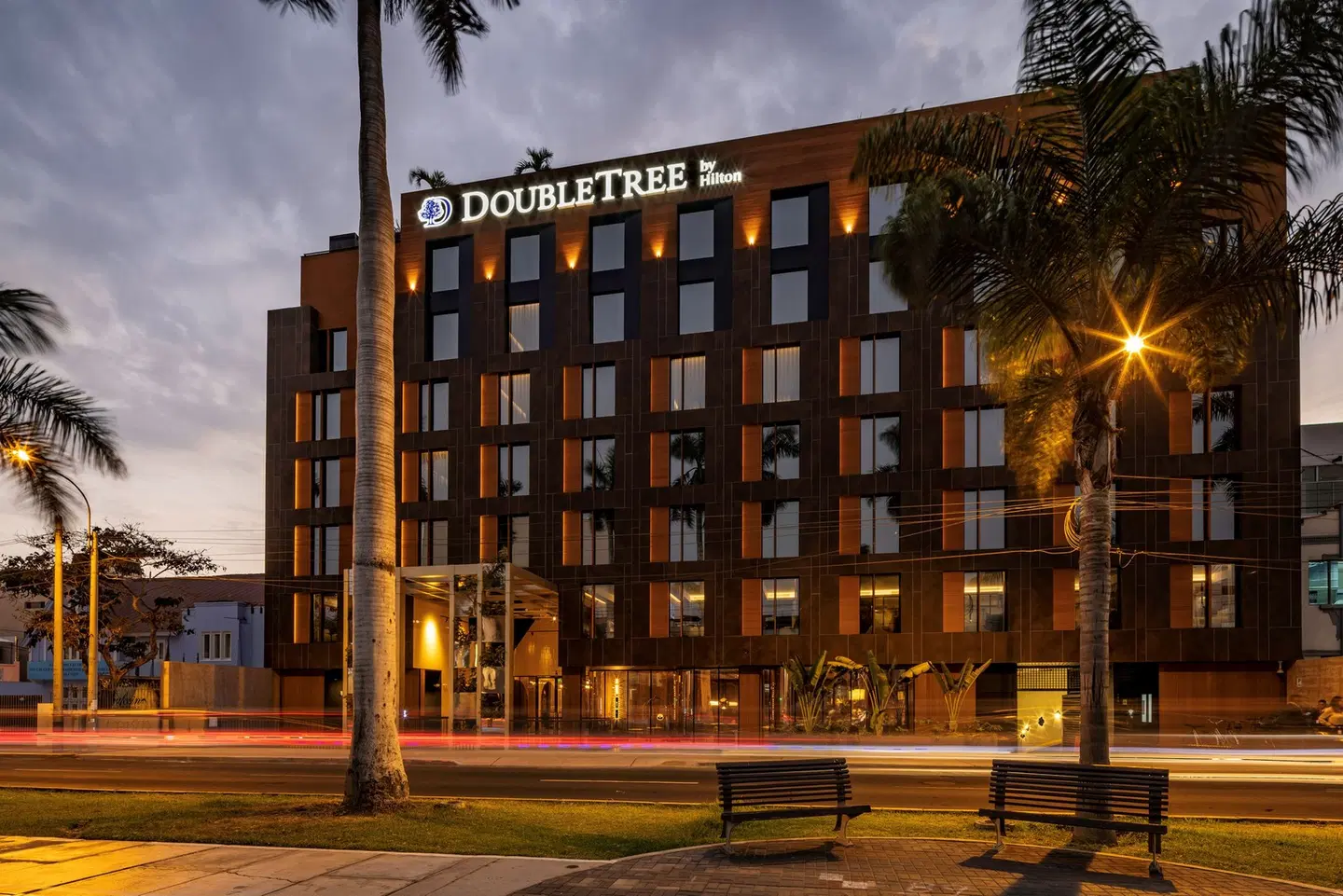 DoubleTree by Hilton Lima San Isidro EXTERIOR