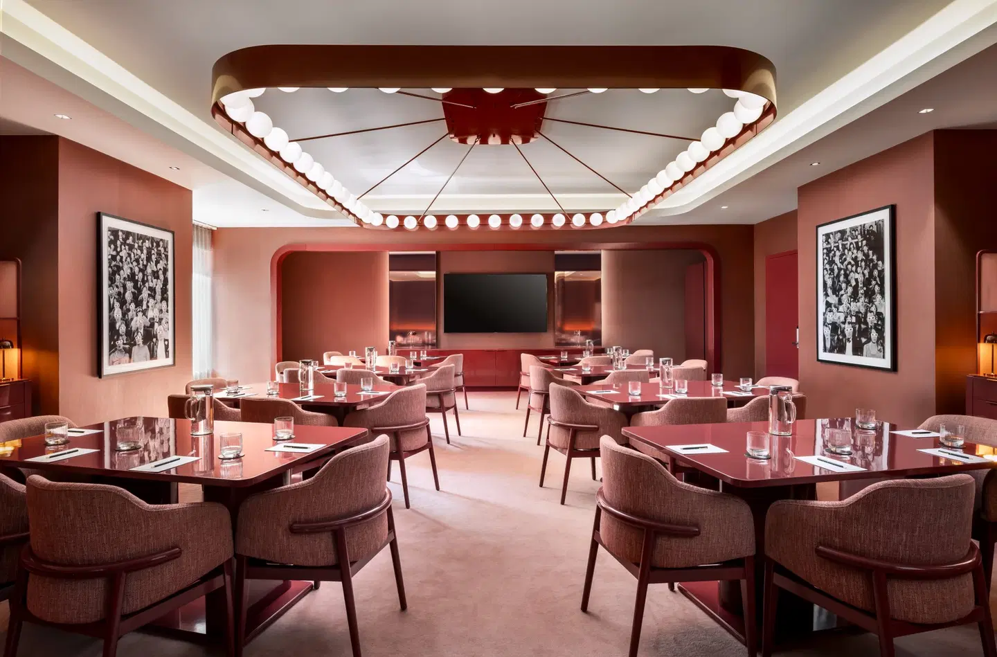 Revery Toronto Downtown, Curio Collection by Hilton Konferenz