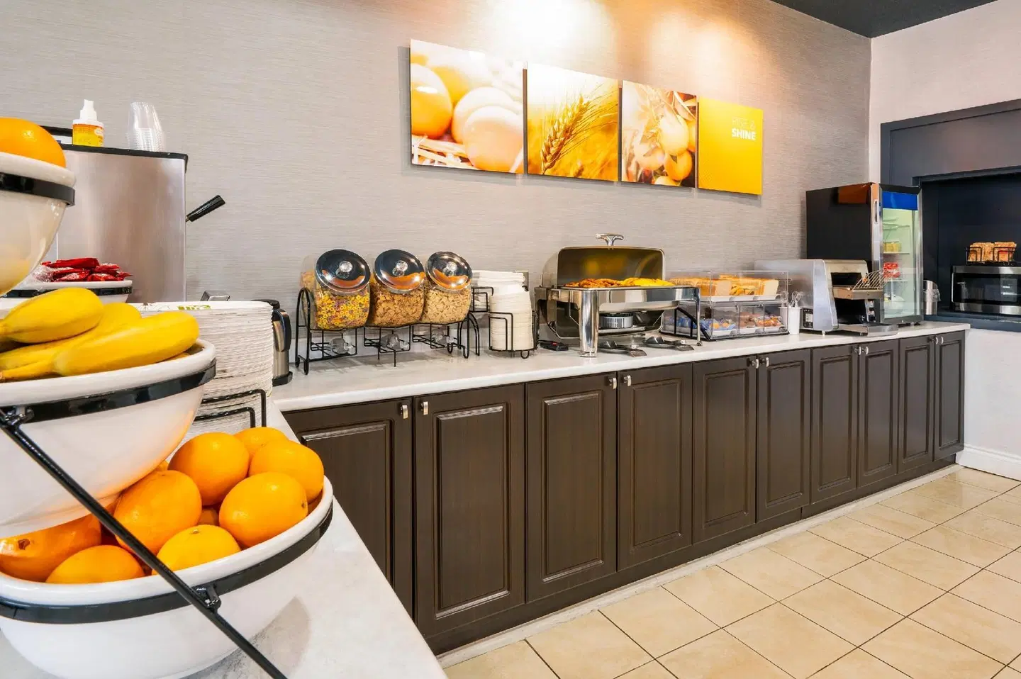 Comfort Hotel & Suites Restaurant
