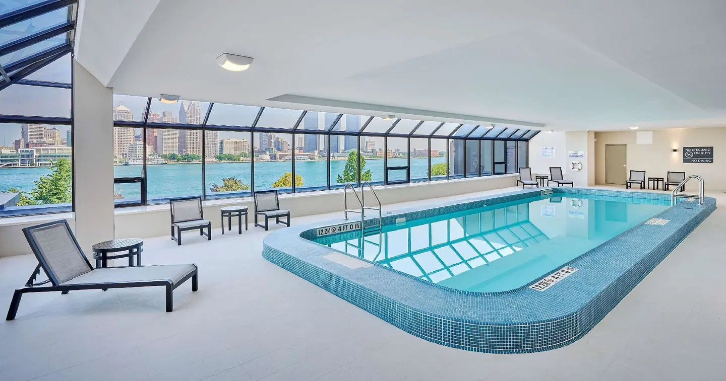 DoubleTree by Hilton Windsor Hotel & Suites Hallenbad