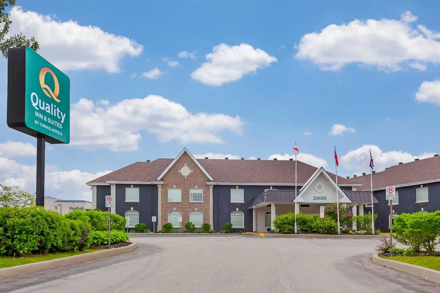 Quality Inn & Suites EXTERIOR