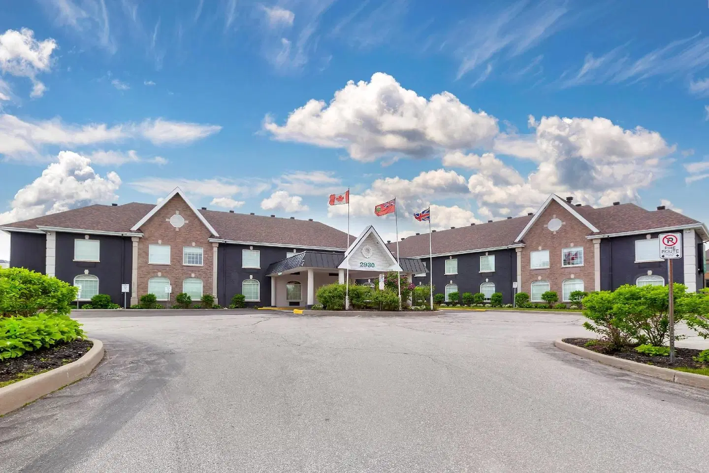Quality Inn & Suites EXTERIOR