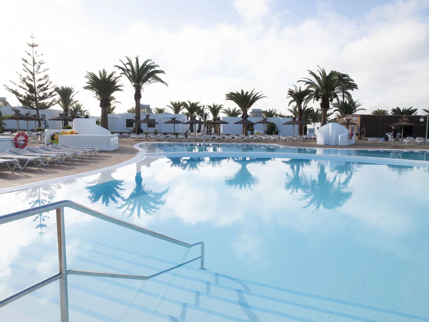 HL Rio Playa Blanca OUTDOOR_POOL
