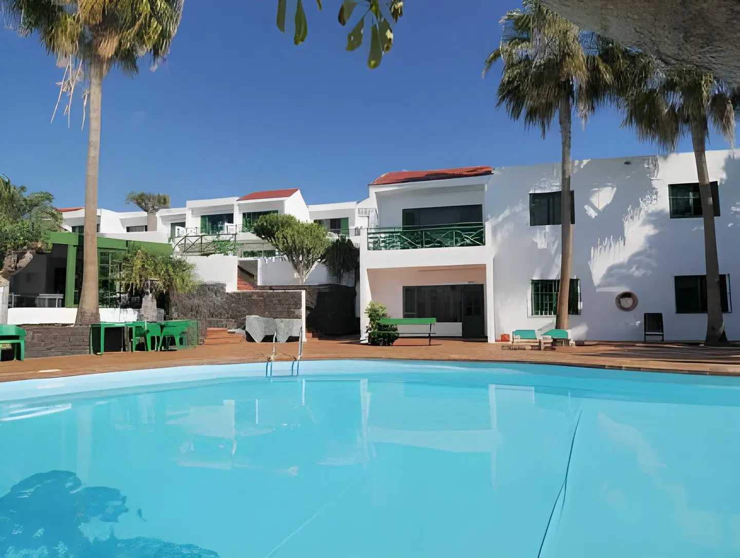 Rocas Blancas Apartments OUTDOOR_POOL