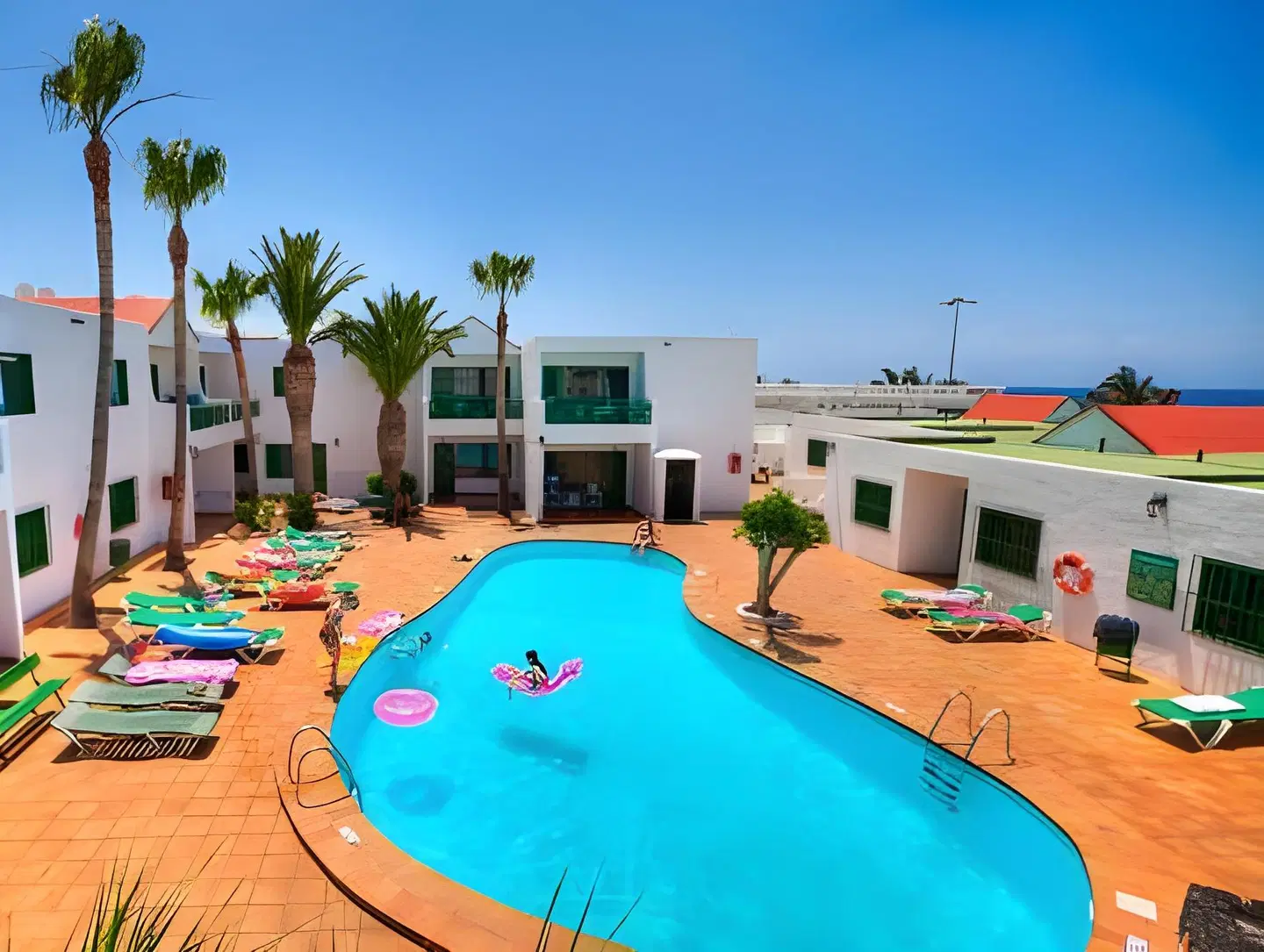 Rocas Blancas Apartments OUTDOOR_POOL