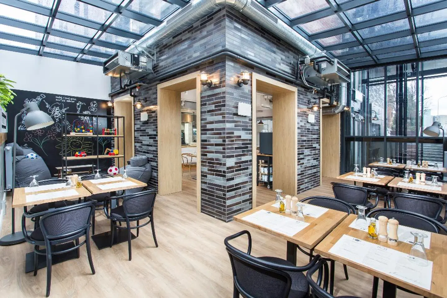 Smart Hotel Restaurant