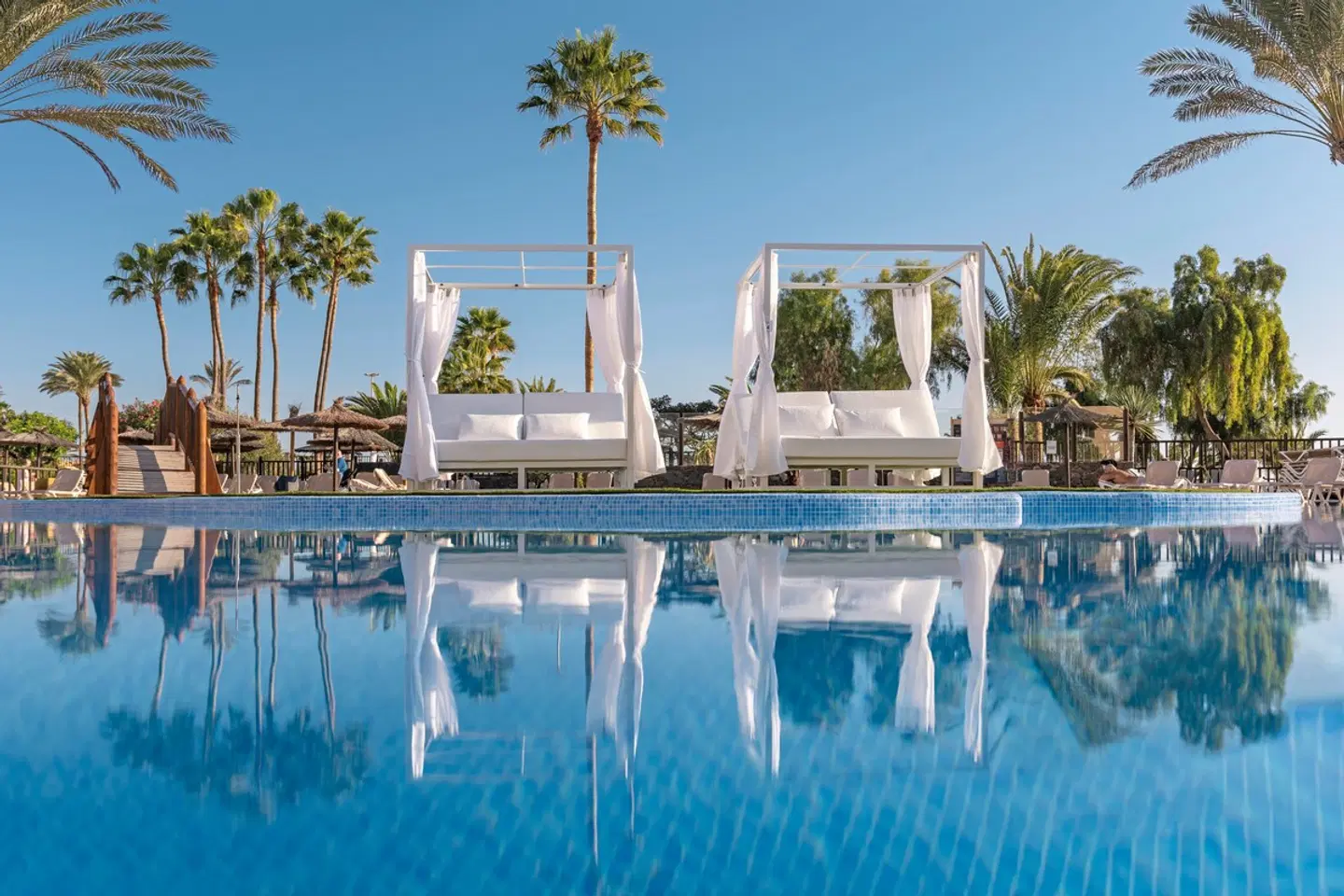 Elba Sara Beach & Golf Resort OUTDOOR_POOL