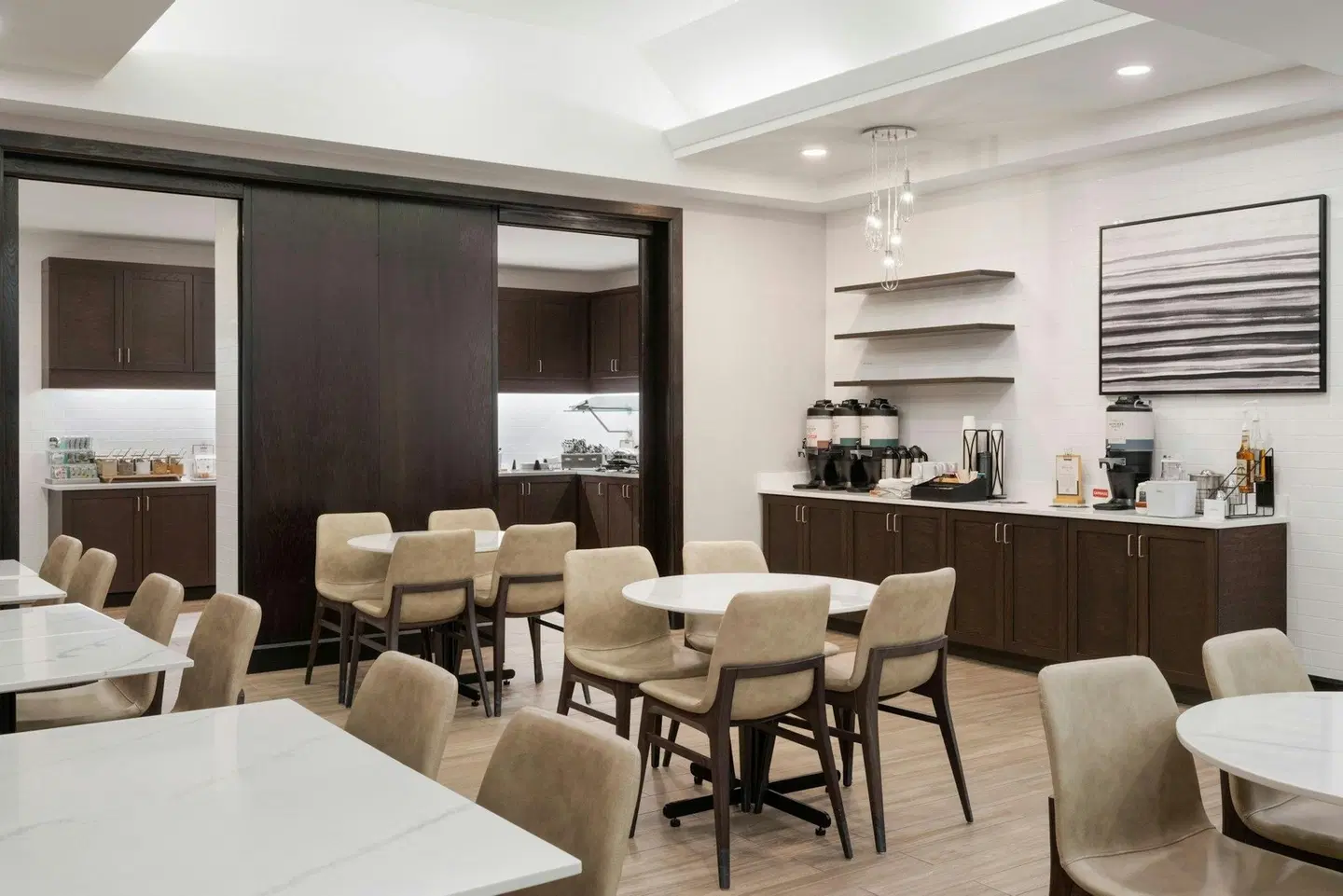 Residence Inn by Marriott Ottawa Airport Restaurant