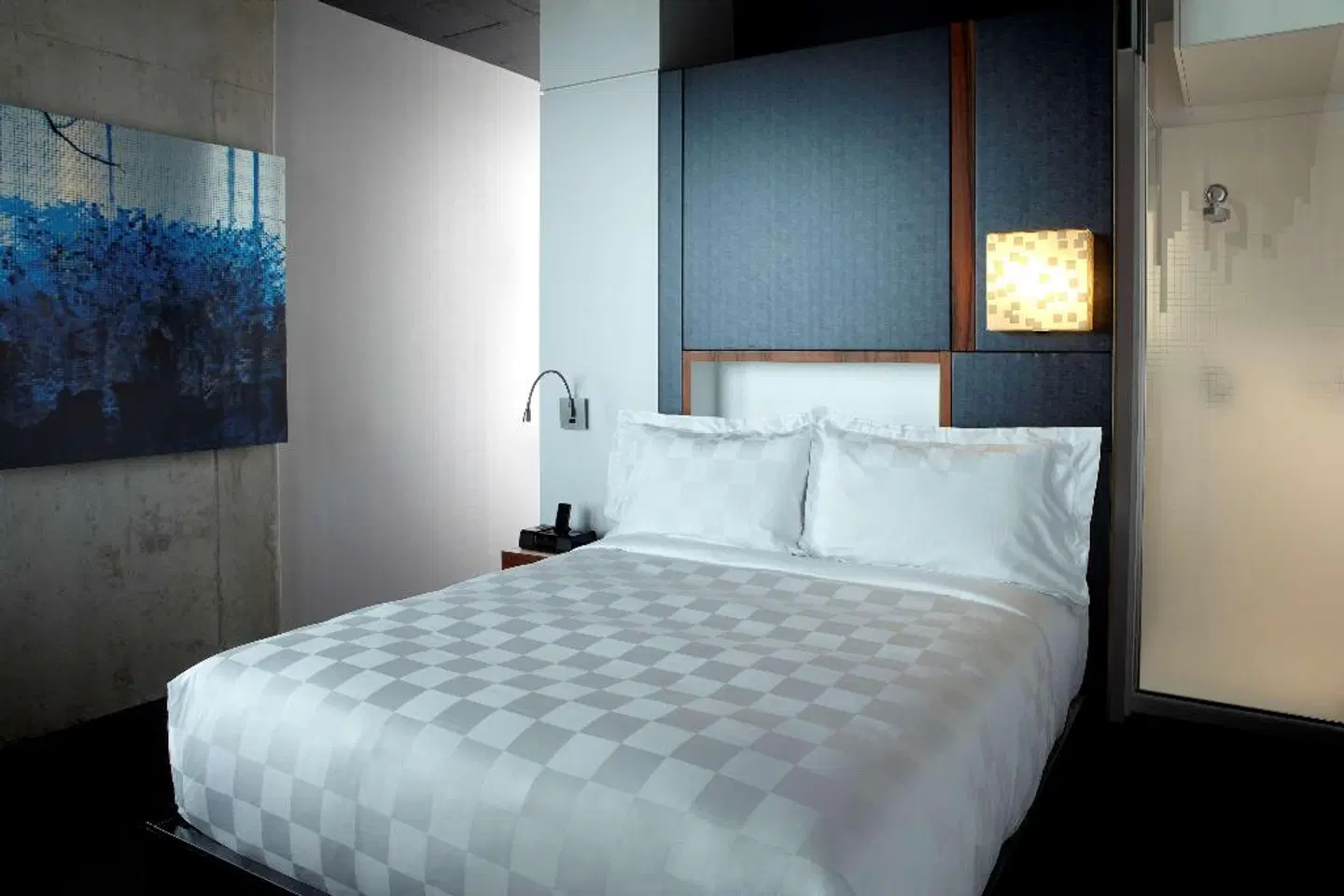 Alt Hotel Toronto Airport ROOM_EXAMPLE