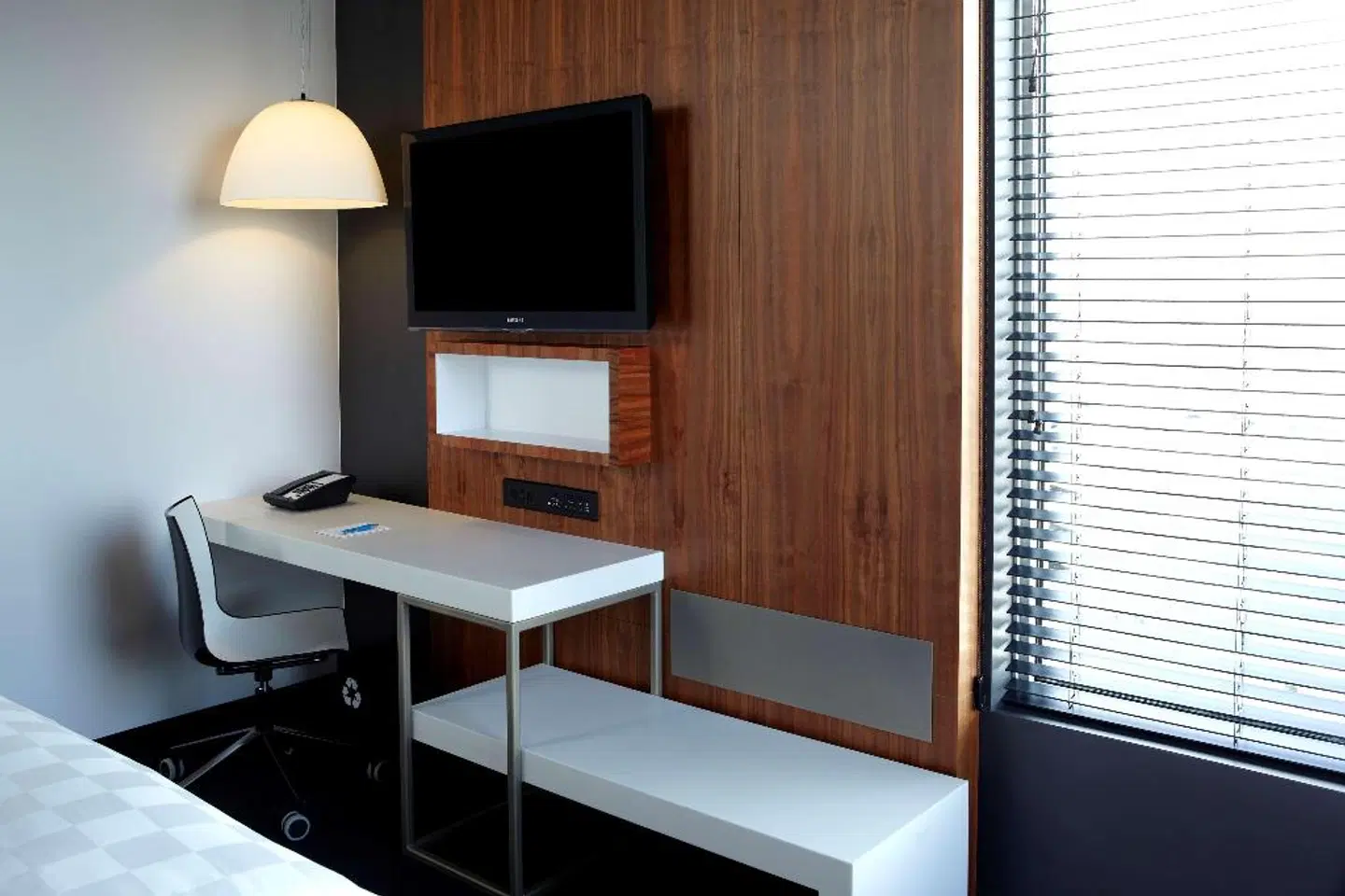 Alt Hotel Toronto Airport ROOM_EXAMPLE