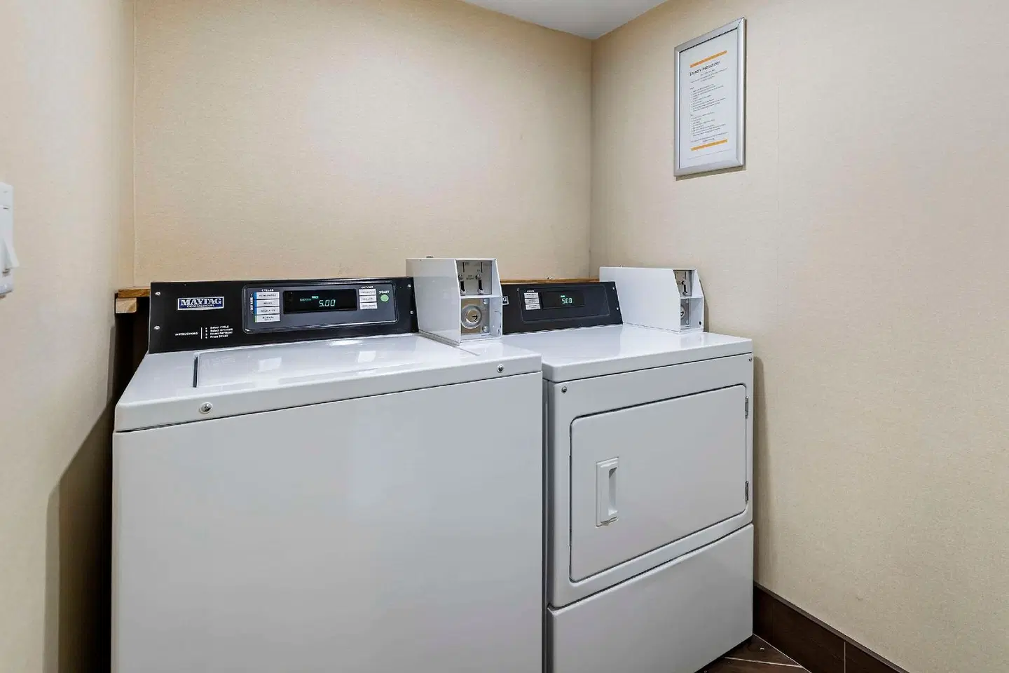 Comfort Inn Windsor ROOM_EXAMPLE