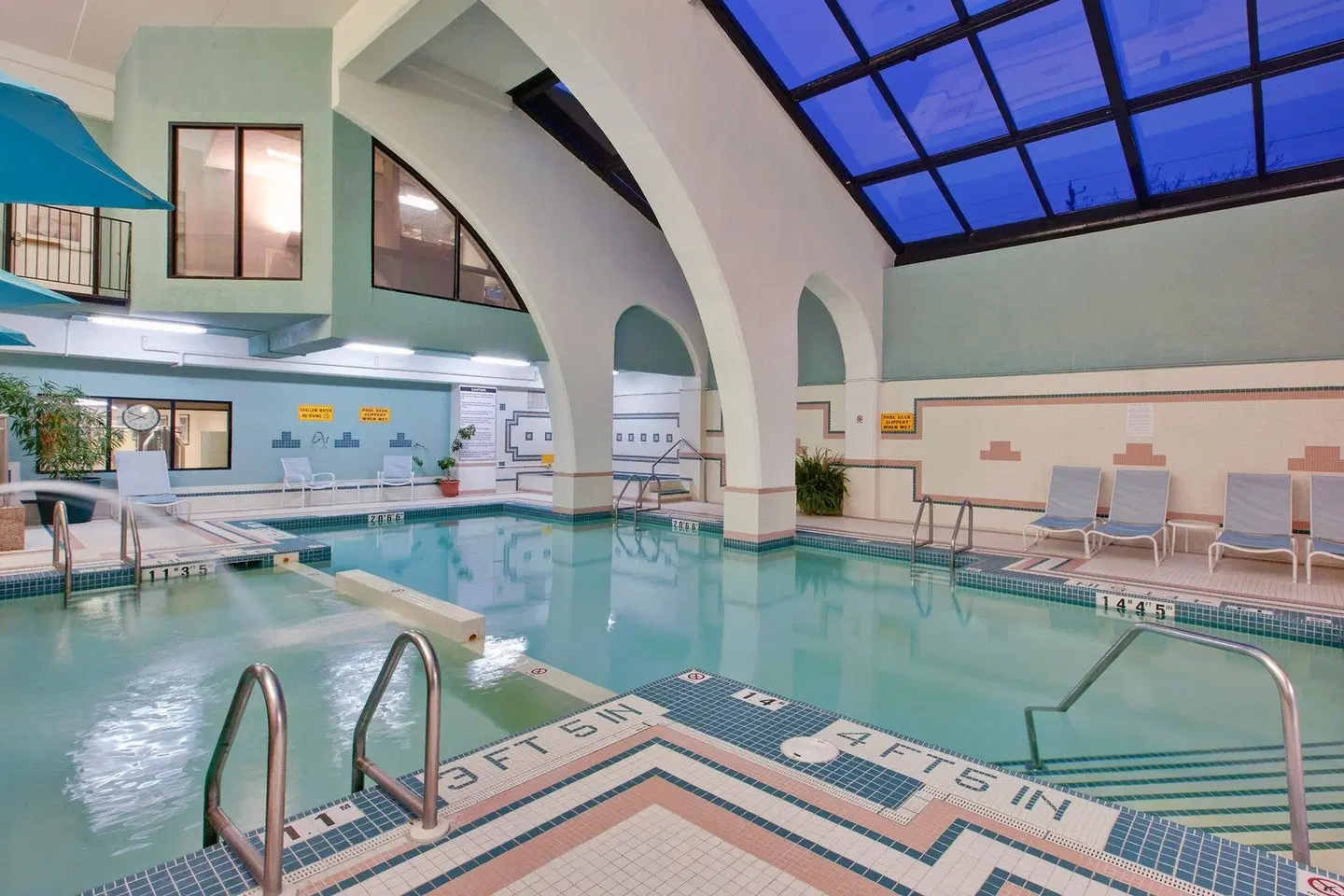 Holiday Inn & Suites Windsor (Ambassador Bridge) by IHG Hallenbad