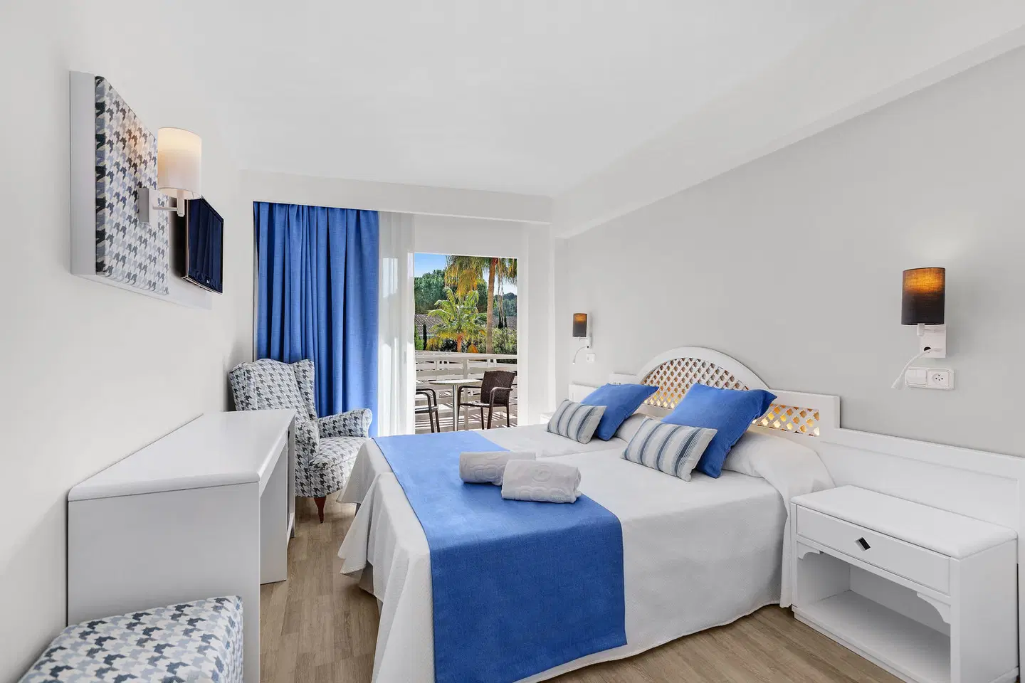 ROC Oberoy Adults Only +16 ROOM_EXAMPLE
