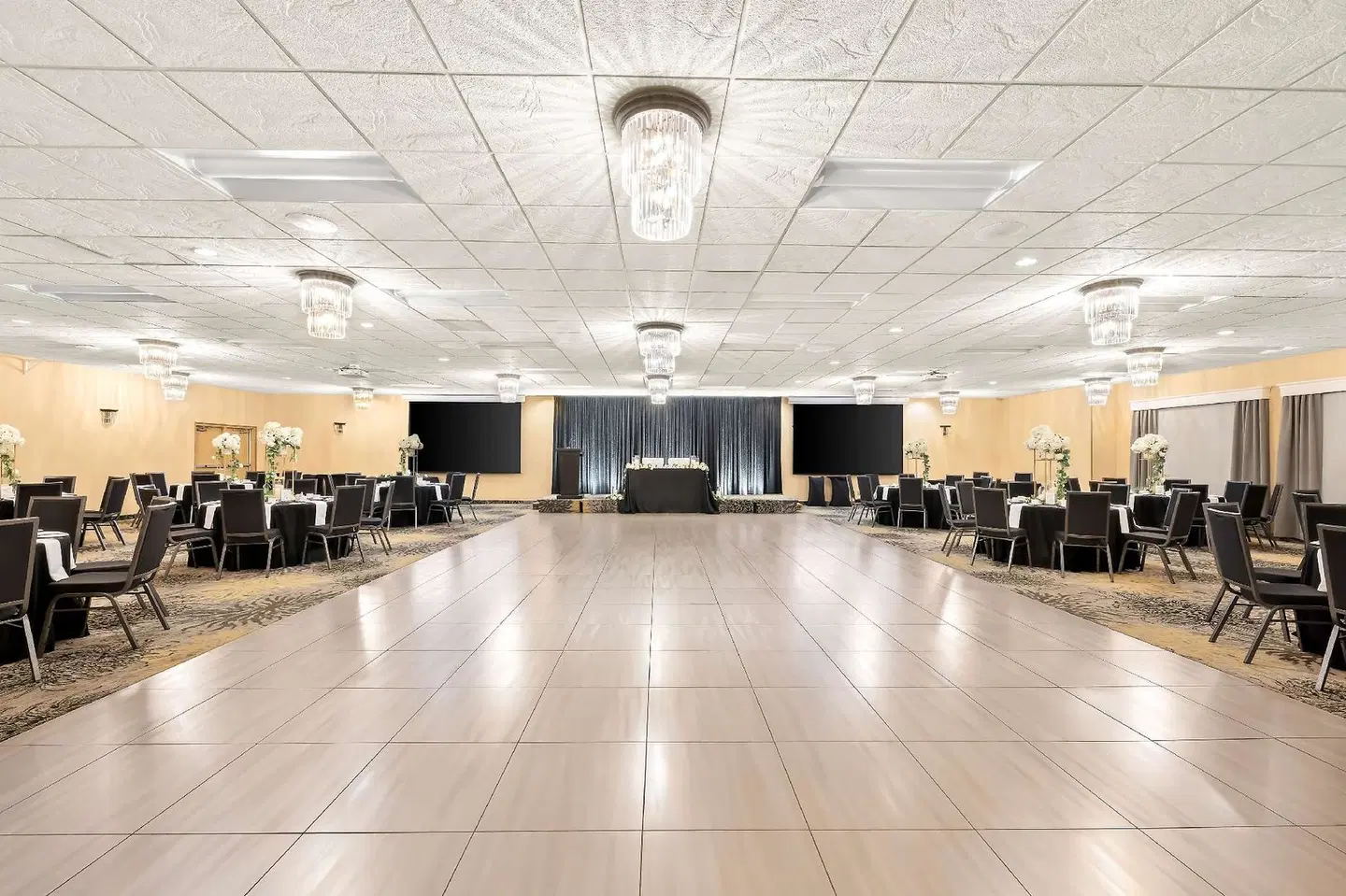 Best Western Plus NorWester Hotel & Conference Centre LOUNGE_LOBBY