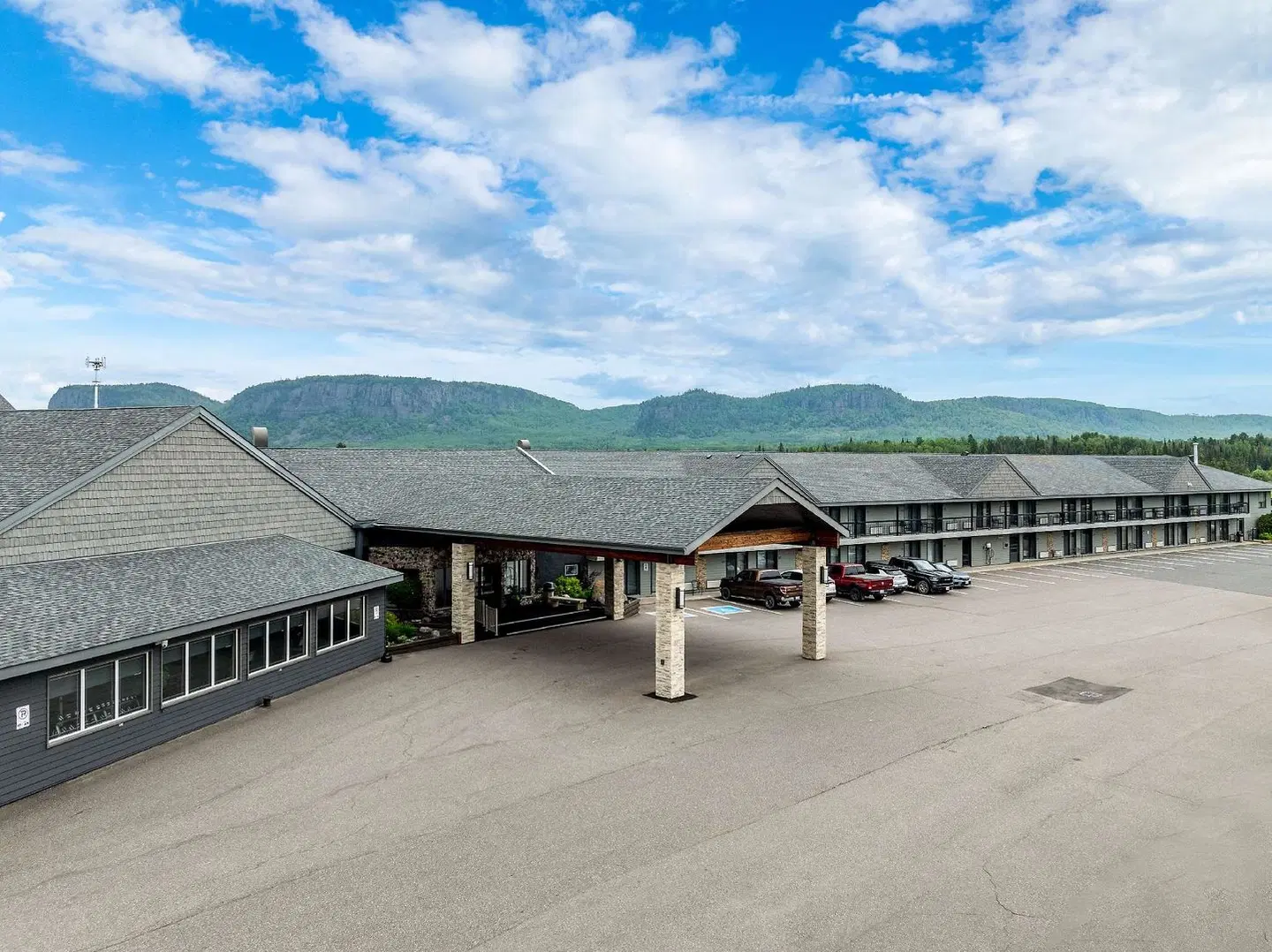 Best Western Plus NorWester Hotel & Conference Centre LANDSCAPE