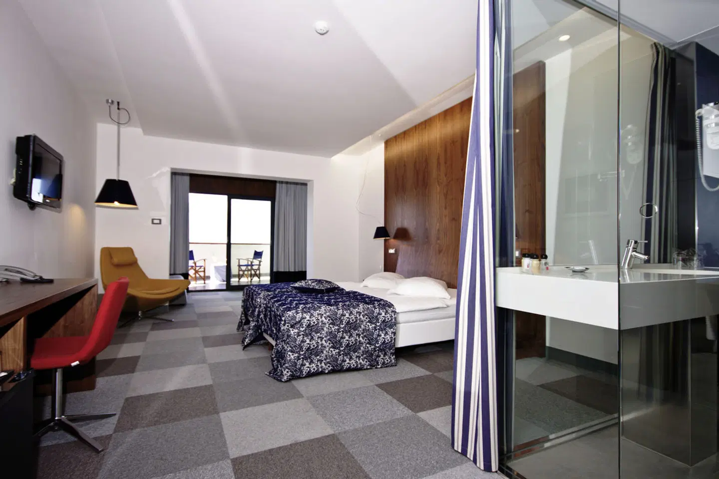 Hotel In ROOM_EXAMPLE
