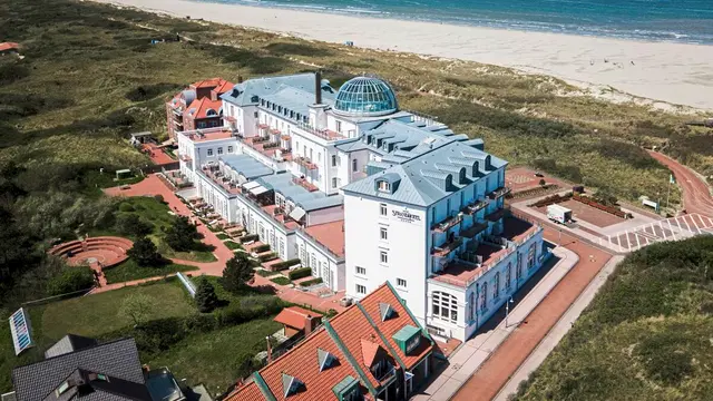 Strandhotel "Kurhaus" Juist EXTERIOR