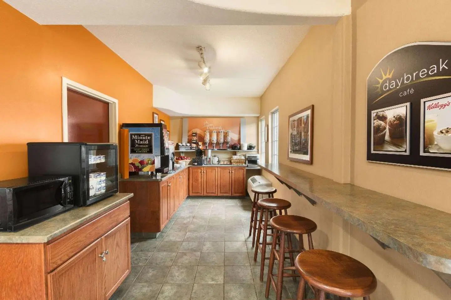 Days Inn by Wyndham Guelph Bar