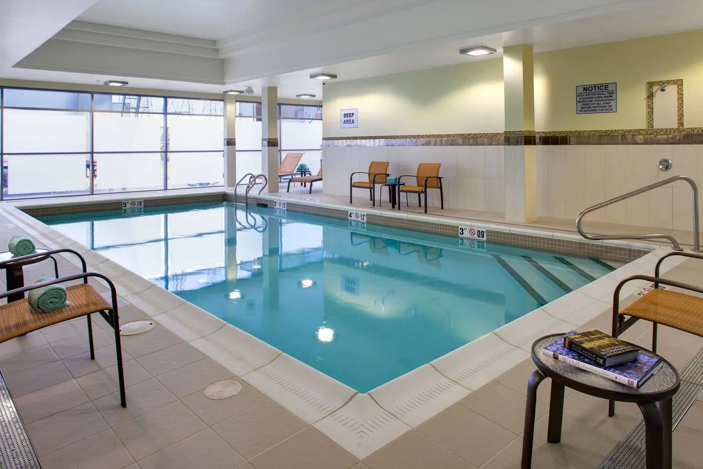 Courtyard by Marriott London Hallenbad