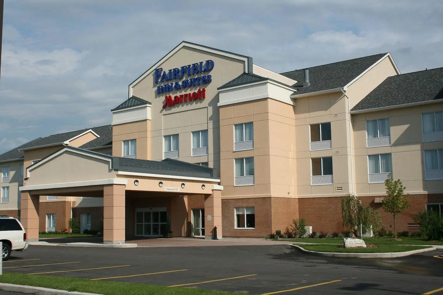 Fairfield by Marriott Inn & Suites Sault Ste. Marie EXTERIOR