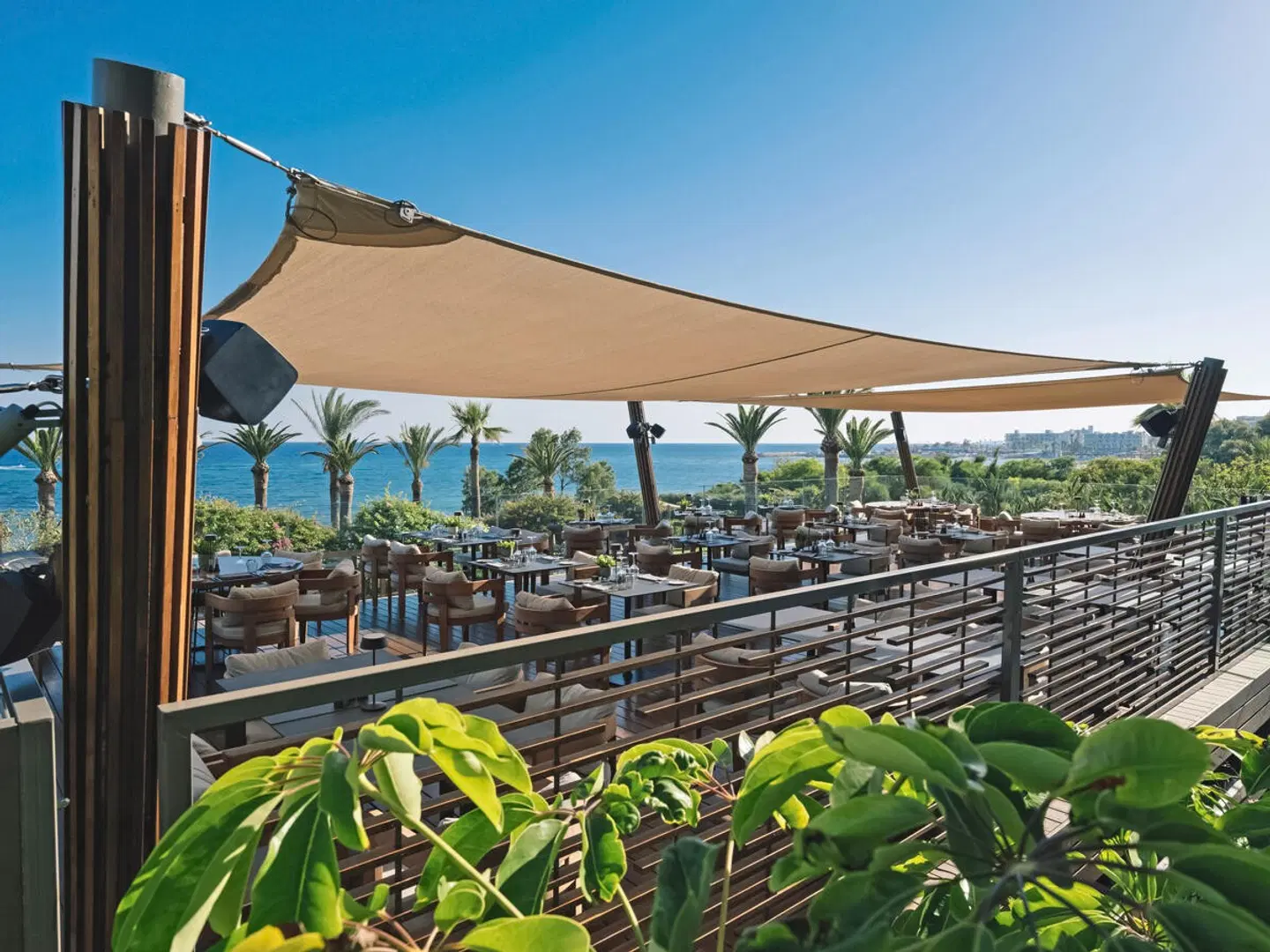 Alion Beach Hotel Terrasse