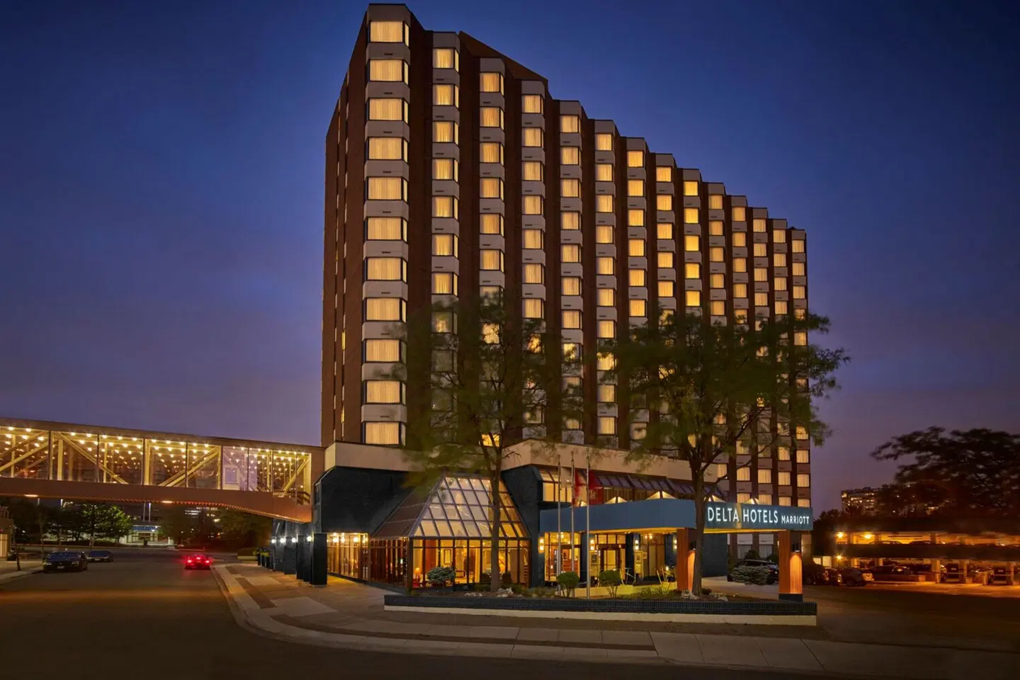 Delta Hotels by Marriott Toronto Mississauga EXTERIOR