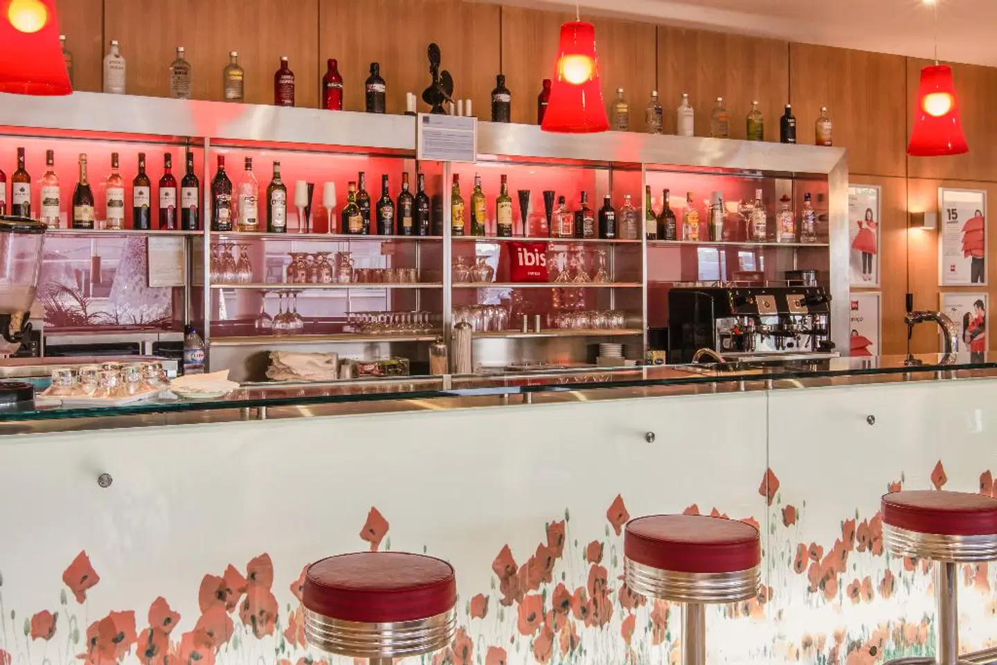 ibis Porto São João Bar