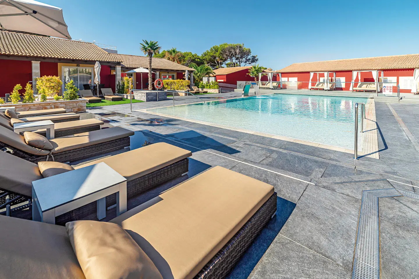 Paradise Residencial OUTDOOR_POOL